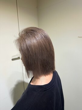 ミラコ(milaco) ミルクティーベージュ×切りっぱなしボブ