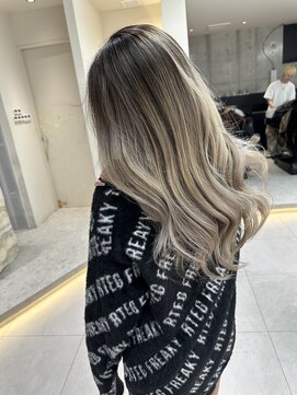 ロンドメリア 天神大名店(Lond Melia) ★ミディアムヘア暗めカラーグランマッシュデザインカラー艶髪★