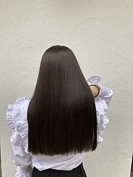 ケア アンド デザイン ココロ(care&design KOKORO)の写真/ボリューム/ハリコシ、艶がない…など悩みに合わせてヘアケアのスペシャリストが一番合うものをご提案。