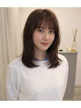 ニュウニュウムーン(NIUNIU moon) フェイスレイヤーにショコラブラウン☆彡