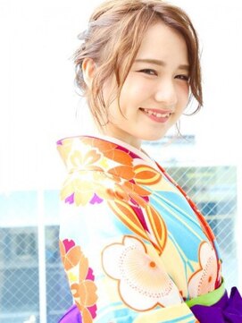 ネオリーブ クーロ(Neolive curro) 袴着付けヘアメイク☆アレンジ