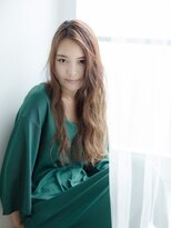 重めスタイルセンターパートベージュバレイヤージュとろみロング