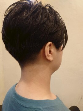 スカイマスターバーバー 渋谷(SKY MASTER BARBER) 90’ｓセンターパート。[床屋/シェービング/渋谷]