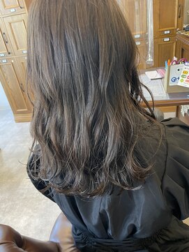 ハグヴィアン(HUG BIEN) 赤み消しアッシュ