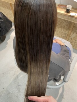 スクリバイタヒエ(SUKURI by tahie) #オリーブベージュ　#ダークアッシュ　#透明感カラー