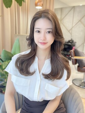 カルナ バイ エルモ(calna by ELMO) 顔まわりレイヤー　くびれヘア　韓国スタイル