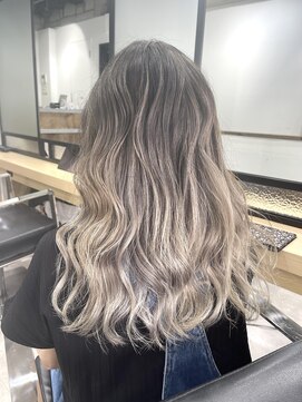 フォーク(FOLK) 海外風バレイヤージュ　ホワイトベージュ　白髪ぼかし対応