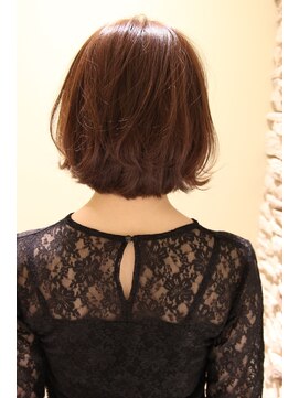 レウナ 外苑前(Reuna) 【30代40代50代】大人可愛いボブスタイル　ニュアンスパーマ