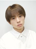 ナチュラルマッシュセンターパートツーブロック刈り上げ韓国ヘア