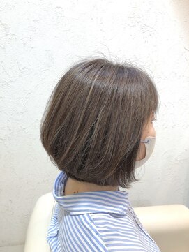 サイン(SIGN) ショートボブ30代40代50代シアーベージュ白髪ぼかしハイライト