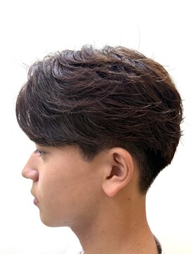 レボルトヘアー(R EVOLUT hair) フェザーパーマ刈り上げマッシュツーブロック柏市柏駅