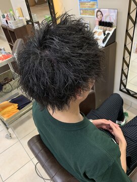 アールモンドヘア新世界 ツイストパーマ