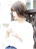 大人可愛い小顔アッシュボブ愛されハンサムショート