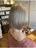 ホワイトベージュ