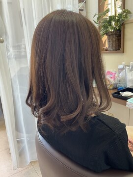 コアフィールフィス(COIFFURE fils) 【見附　今町】モカアッシュ　毛先ユルマキ