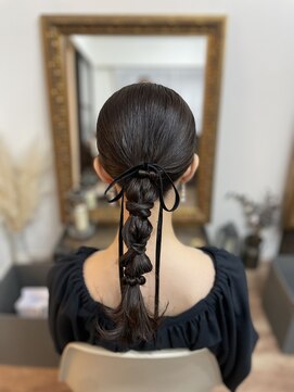 セニシエンタ(CENICIENTA) タイトポニー