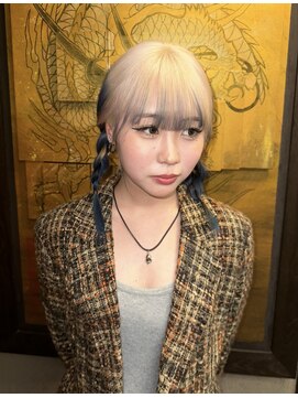 ボリューム(VOLUME) ブリーチ/インナーカラー/ホワイトベージュ/韓国ヘア/原宿/20代