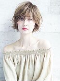 20代30代40代50代ショートヘアホワイトブロンド前髪あり