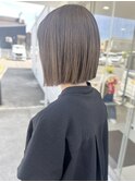 大人ミニマルボブ　マロンベージュ