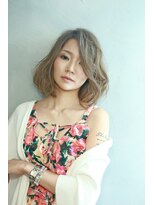 モノ アンド イニ(Mono & inni)&nbsp;外国人風　グレージュ