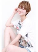ショートヘアスタイル