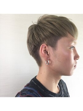 クランプ(Krump) マッシュスタイル×ホワイトベージュ