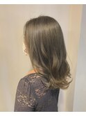 セミロング グレージュ