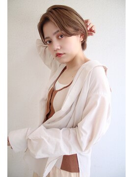 ブゾン(buZon) 【buZonブゾン】大人ショート×艶感ベージュ