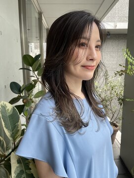 ビュートリアム 南青山(BEAUTRIUM) ローレイヤー 前髪長め 透明感イルミナカラー 表参道 30代40代