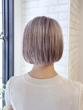 エニィ 池袋西口(Any) トリプルカラー ホワイトピンク ぷっつんボブ w002