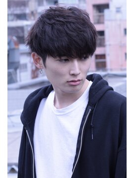 ルーム 辻堂(Rm) ワンカールパーマで作るマッシュショート　辻堂メンズ髪型