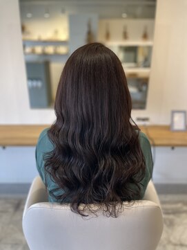 エム(emu) 髪質改善30代40代50代/似合わせ大人可愛い叶えます/ロング