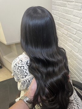 フォルテ 榛原パームス店 イメチェンホワイトブロンド外ハネボブ美髪ワイドバング髪質改善