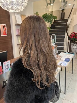 ビーバイシーアッシュエフ(B-by-C A'SHU.F) ロングスタイルベージュ