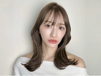フリーラ 表参道(freera)の写真/ダメージを抑え、髪の弾力を保ちながら、縮毛矯正で柔らかく美しいストレートヘアに。