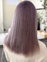 イリ 梅田(ili) ハイライトカラーミルクティーベージュレイヤーカット