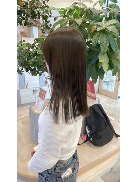 アストレアバイイーリス(ASTRAEA by Iris) オリーブカラーx艶カラー