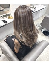 クロレ(Colorer)&nbsp;大人上品ハイライト×透明感グレージュ