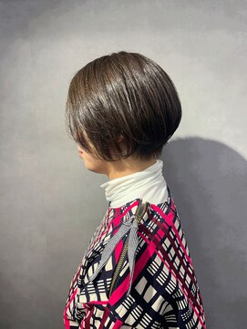 アドラ(ADLLA) ショートボブ