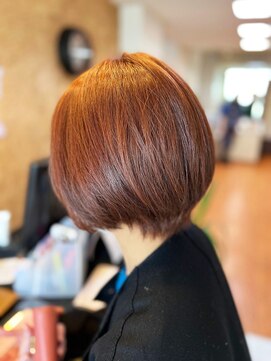 アークスヘアー オレンジべージュ小顔ハンサムショートブラウンカラー