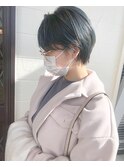 ショート×ハイライトでネイビーブルー