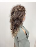 巻き髪ダウンアレンジ