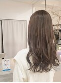 オリーブグレージュ