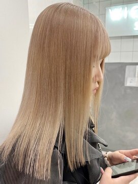 ウィコ 新宿(WICO) ミルクティーベージュ☆ [新宿駅/斜めバング/グレージュカラー]