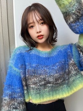 ホフ 大阪心斎橋店(F.O.F) ベージュインナーカラーショートボブレイヤーミディアム前髪