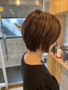 エルド(eld) 大人ショートボブ 40 50代 伊丹