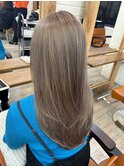 丸型卵形シンプルストレート美髪ミルクティーグレーベージュ渋谷