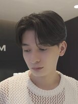 アルム オモテサンドウ(ALLM omotesando) 韓国ヘア センターパート カルマヘア カルマパーマ メンズ