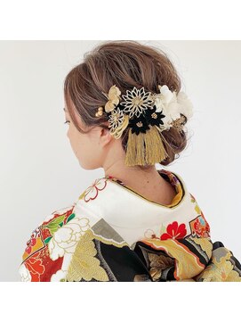 カペリ デ アーテ(Capelli di arte) 着物に合うアップスタイル　シニオンヘア