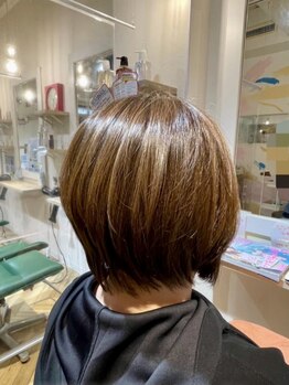 ヘアーズ カペリート(hair's Capelito)の写真/髪質改善のトリートメント配合カラーで白髪をキレイに魅せることができます！